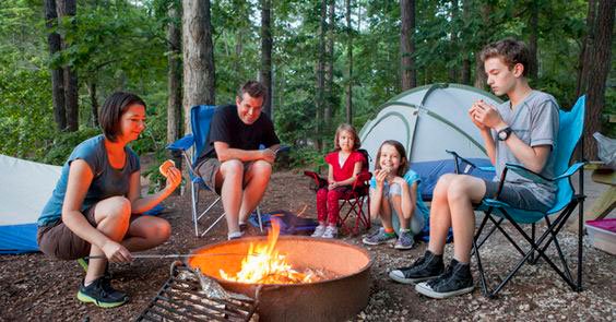 Surprise the mother with a family camp