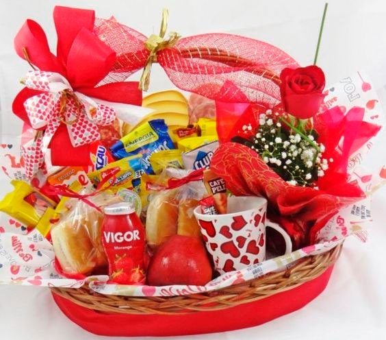 Breakfast basket for your love