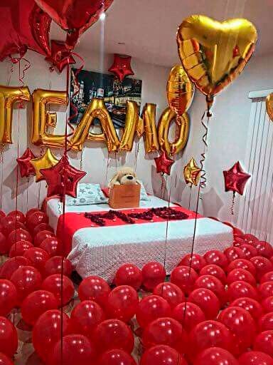 Surpresa no quarto para namorado com balões com mensagem