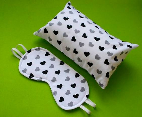 Pillow and sleeping mask for mom