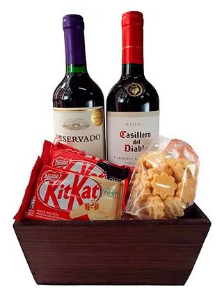 Kit of wine and other delicacies for your mother