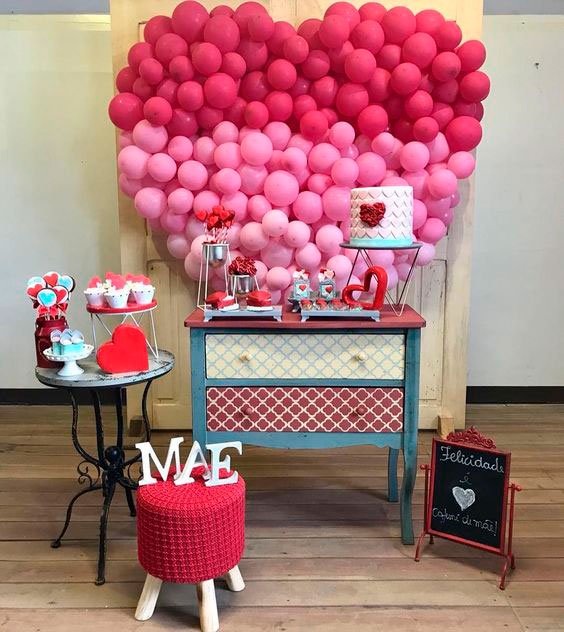 Decoration for Mother's Day with balloons