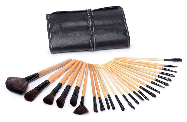 Makeup brushes kit for your girlfriend