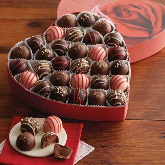 1616175973 20 creative chocolate gift ideas for boyfriend