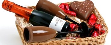 1616694590 20 Year Old Dating Gift Ideas