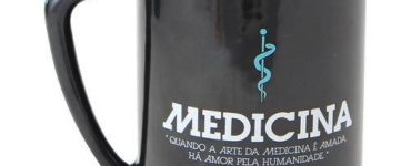1617993023 20 Gift Ideas for a Medical Friend