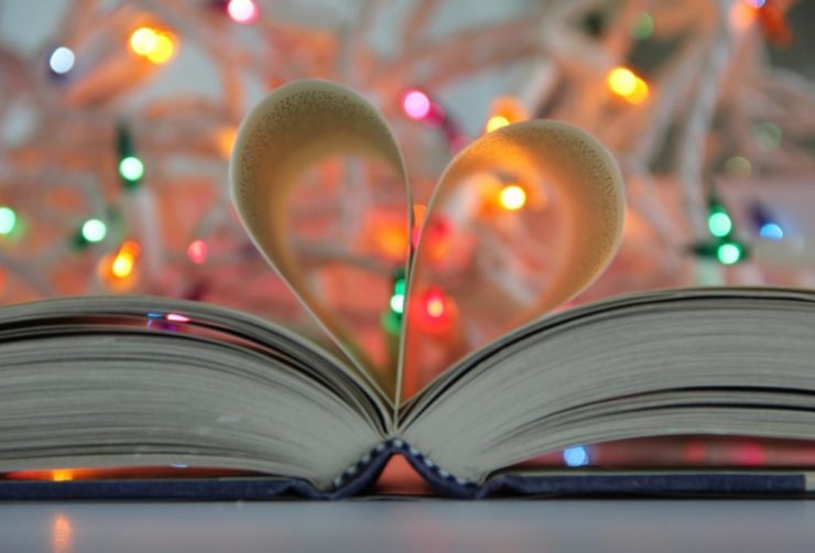 1628791675 25 gift ideas for those who love to read